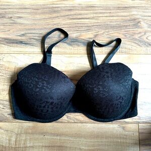 Victoria’s Secret Pink Lightly Lined Black Leopard Lace 34DD